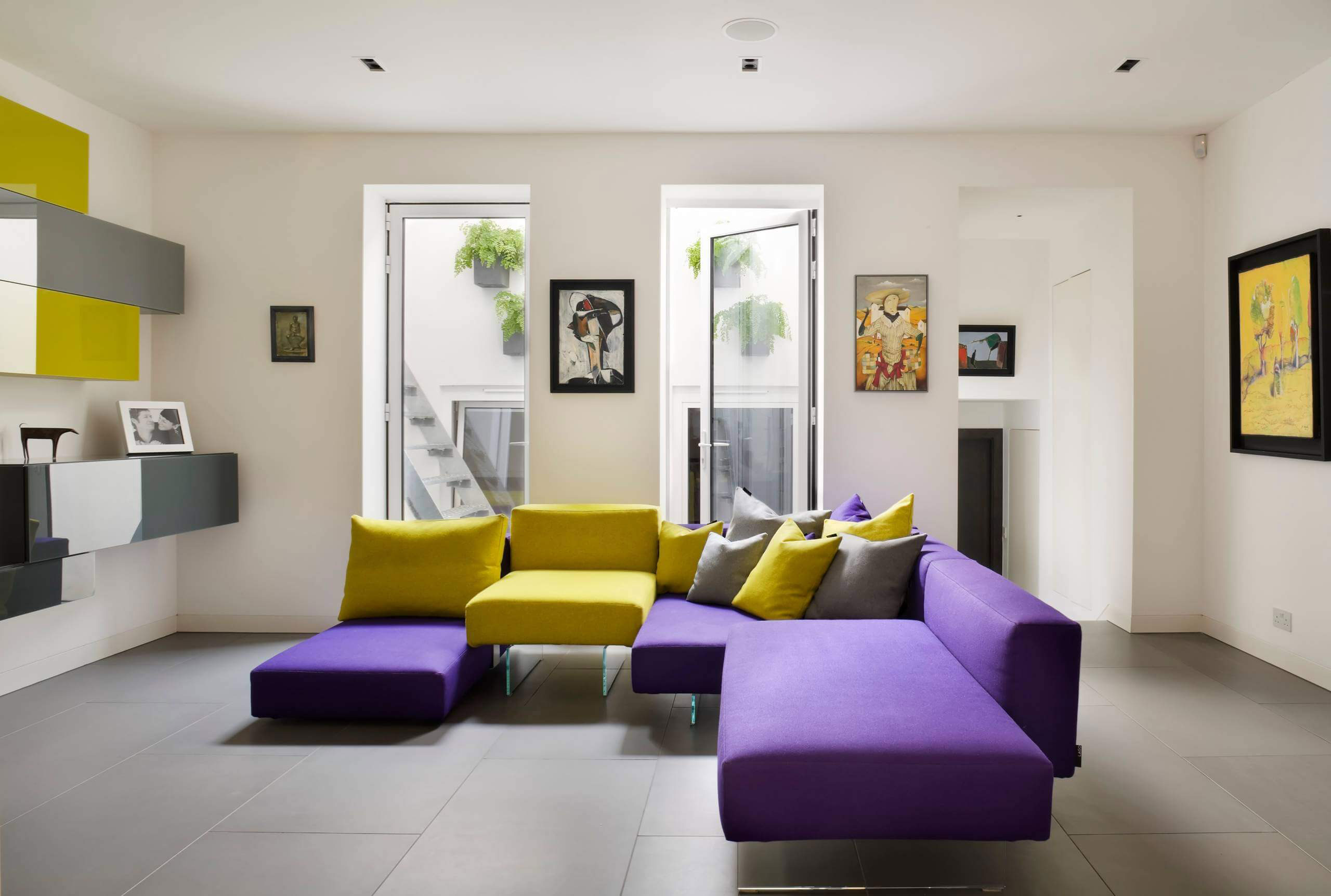 A Stylish and Colorful Home Blends Contemporary with Rustic Style in Chelsea by City Interiors (2)