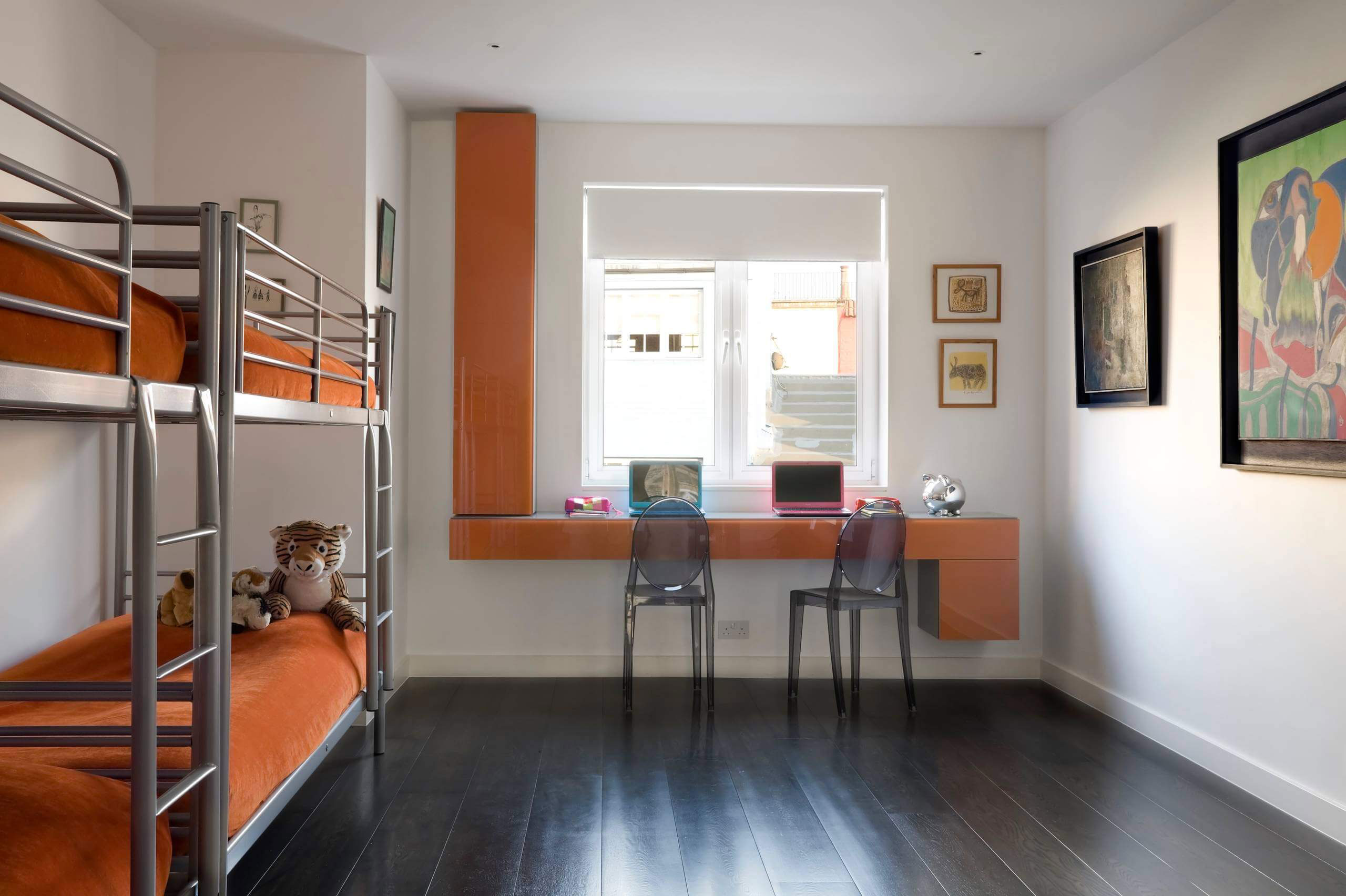 A Stylish and Colorful Home Blends Contemporary with Rustic Style in Chelsea by City Interiors (8)