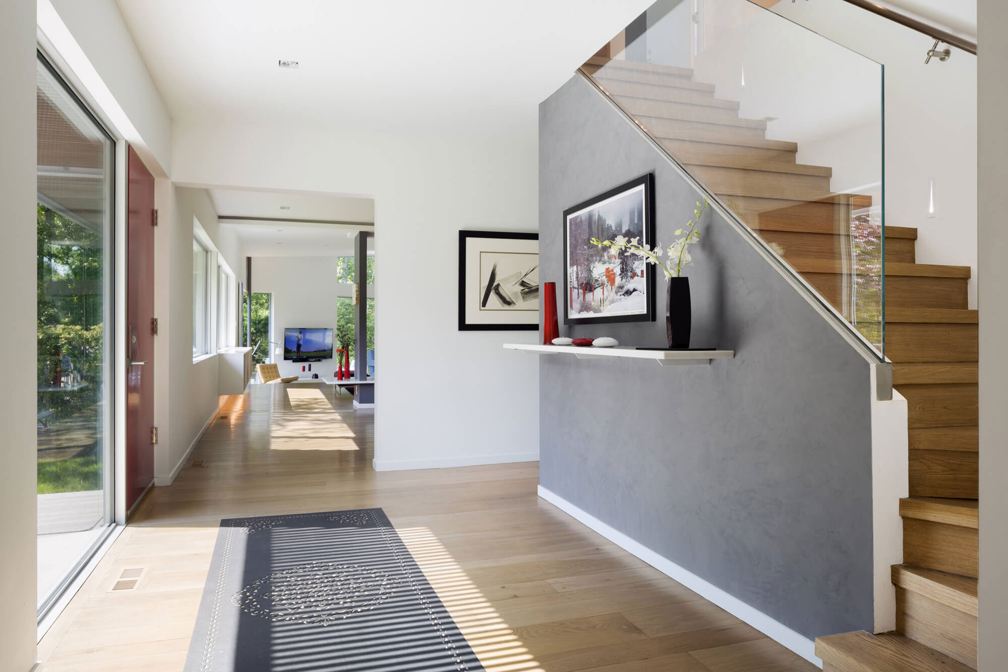 A Stylish and Colorful Modern Home with Light Interiors in Westchester by Fougeron Architecture (13)