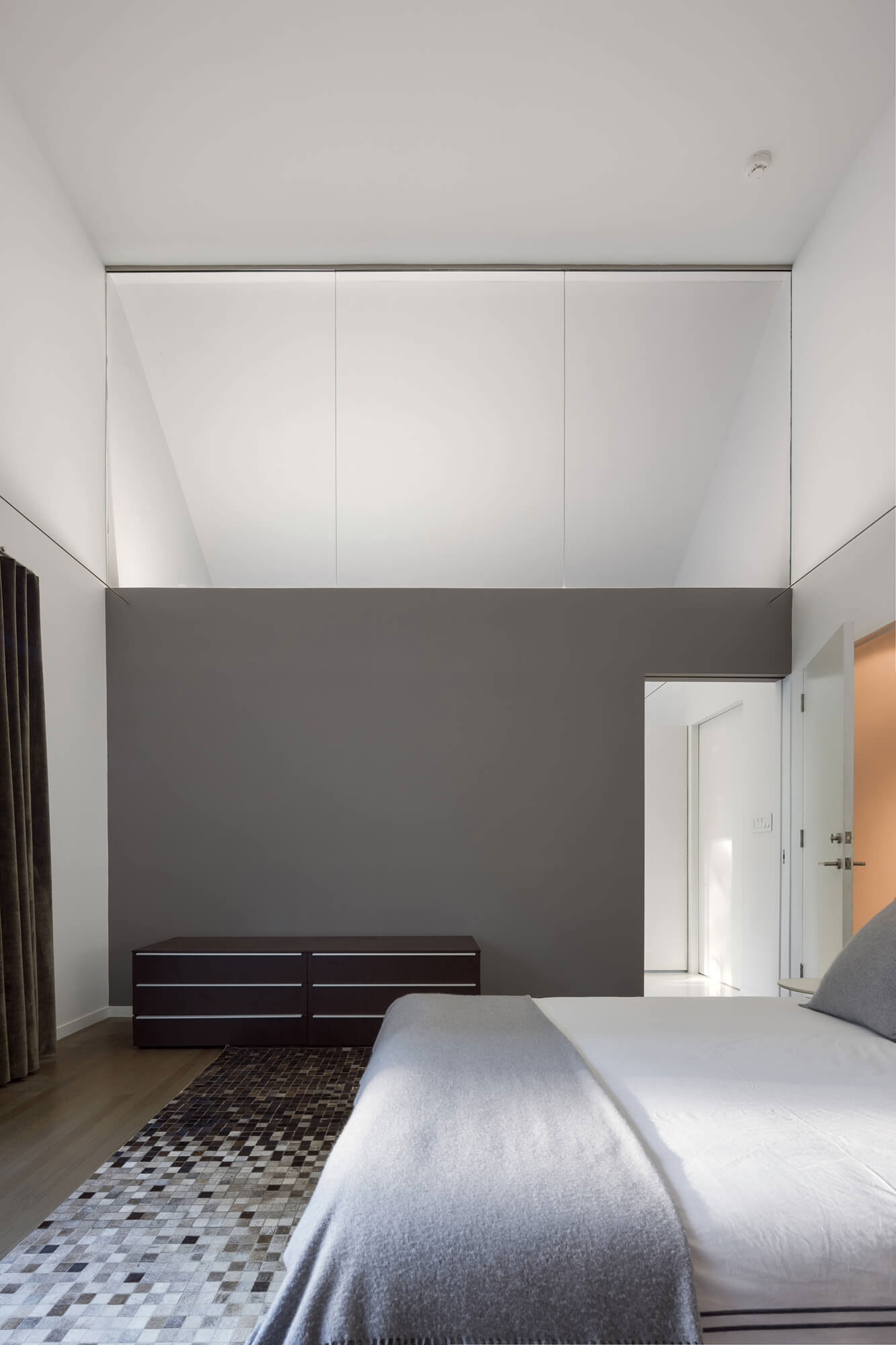 A Stylish and Colorful Modern Home with Light Interiors in Westchester by Fougeron Architecture (16)