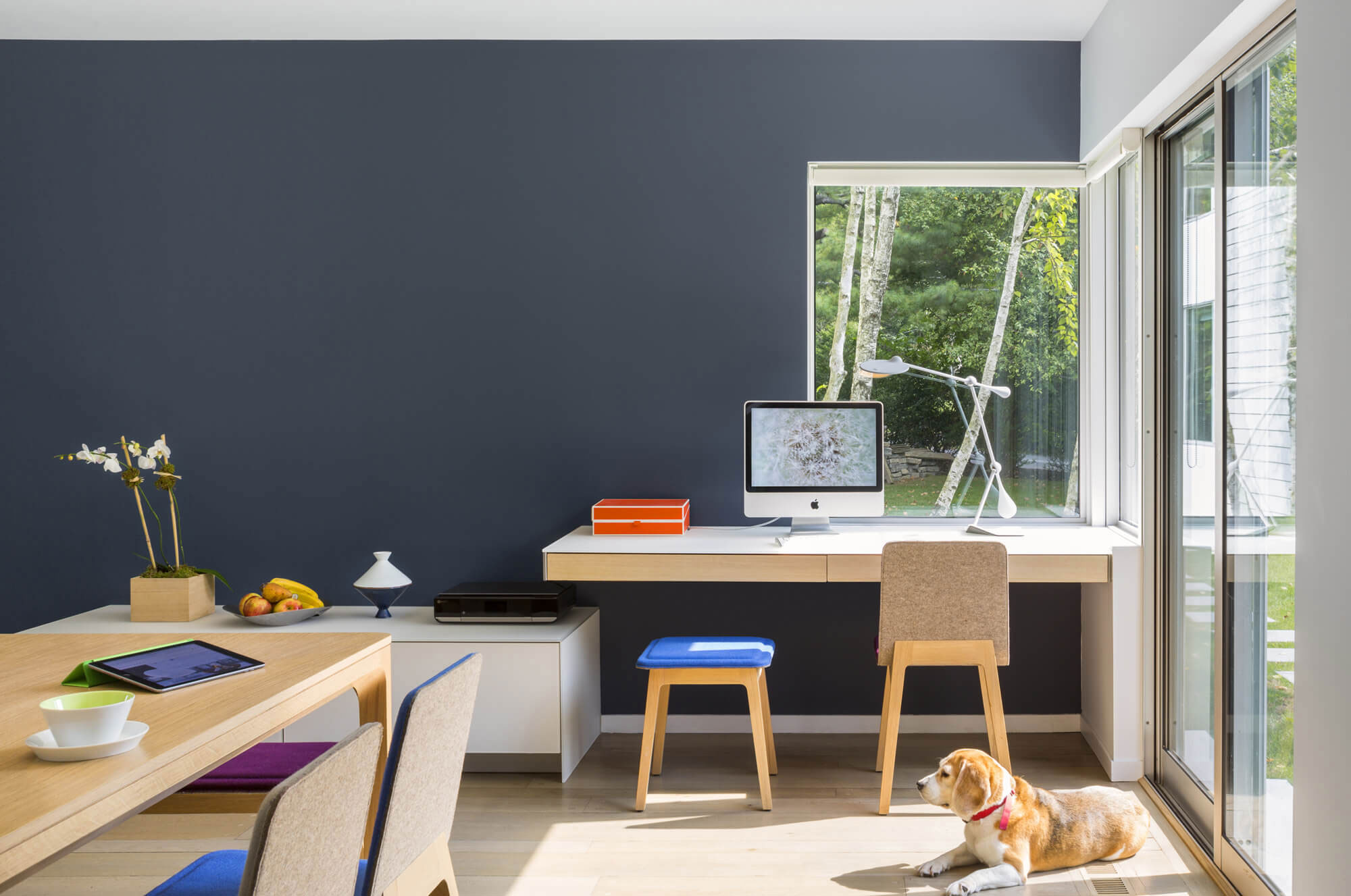 A Stylish and Colorful Modern Home with Light Interiors in Westchester by Fougeron Architecture (19)