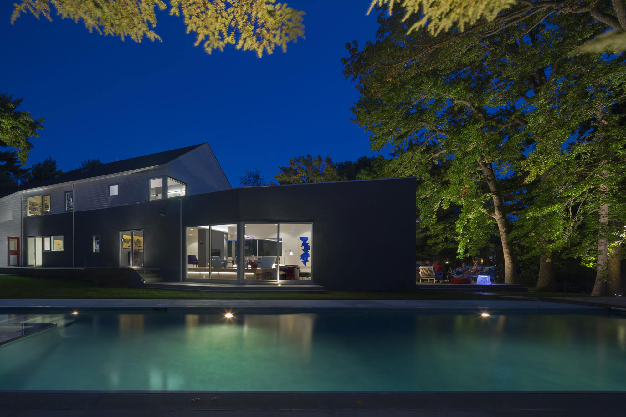 A Stylish and Colorful Modern Home with Light Interiors in Westchester by Fougeron Architecture (24)