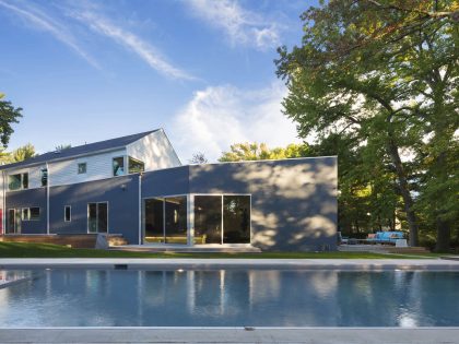 A Stylish and Colorful Modern Home with Light Interiors in Westchester by Fougeron Architecture (6)