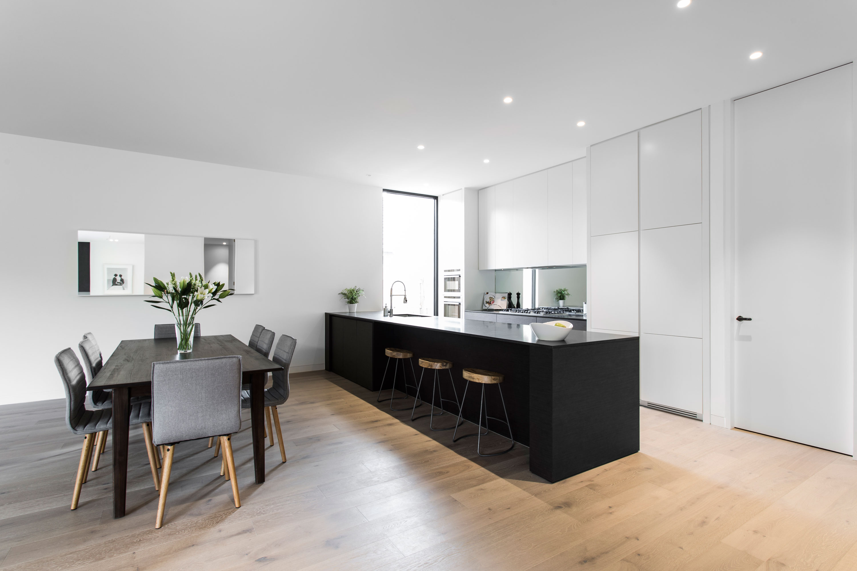 A Stylish and Dramatic Contemporary Home in Camberwell, Australia by Canny (11)