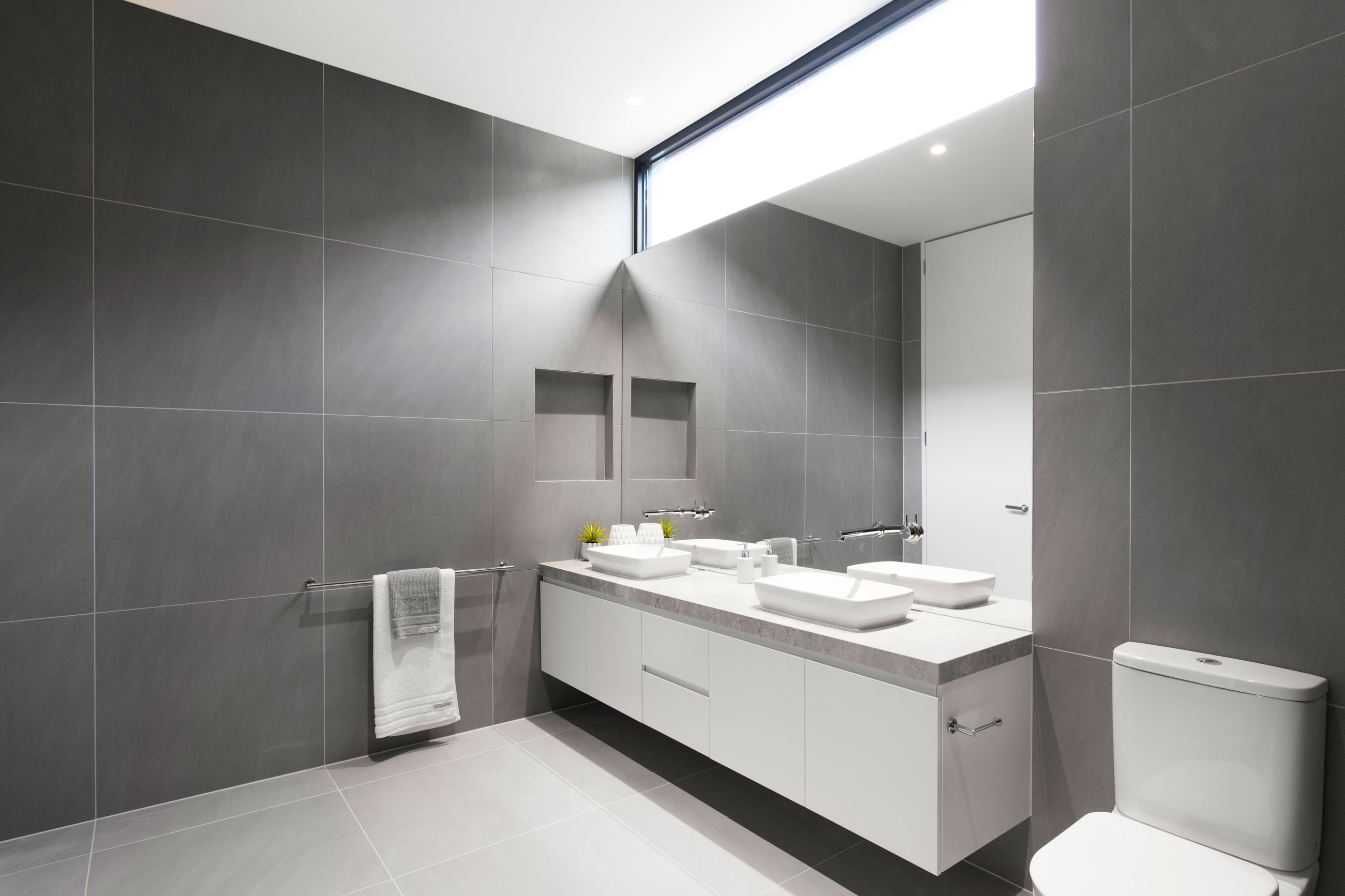 A Stylish and Dramatic Contemporary Home in Camberwell, Australia by Canny (17)