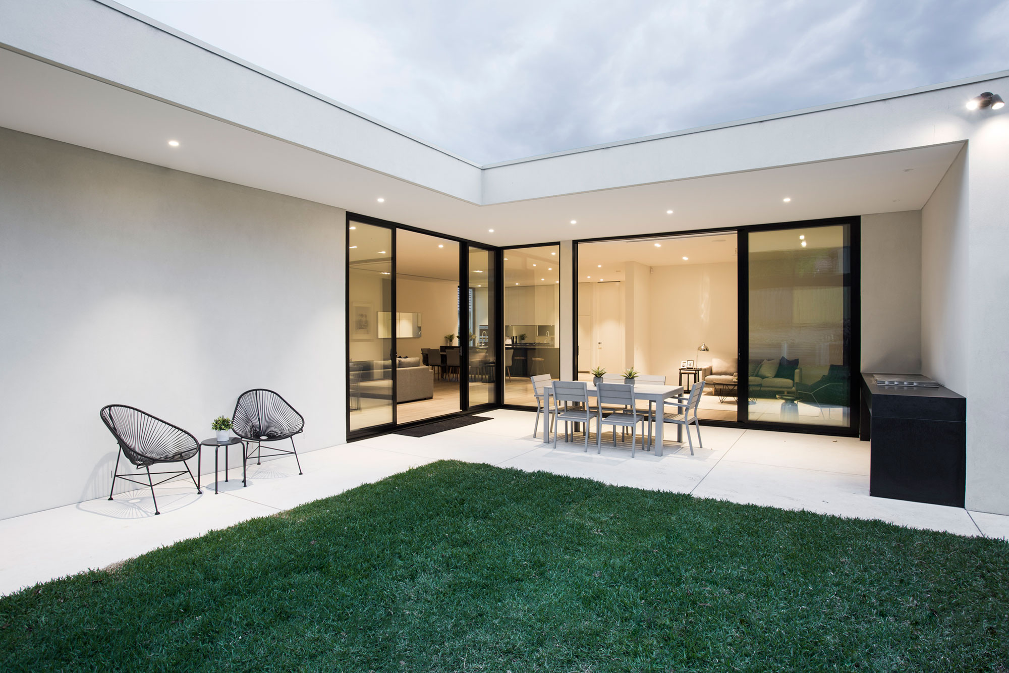 A Stylish and Dramatic Contemporary Home in Camberwell, Australia by Canny (4)