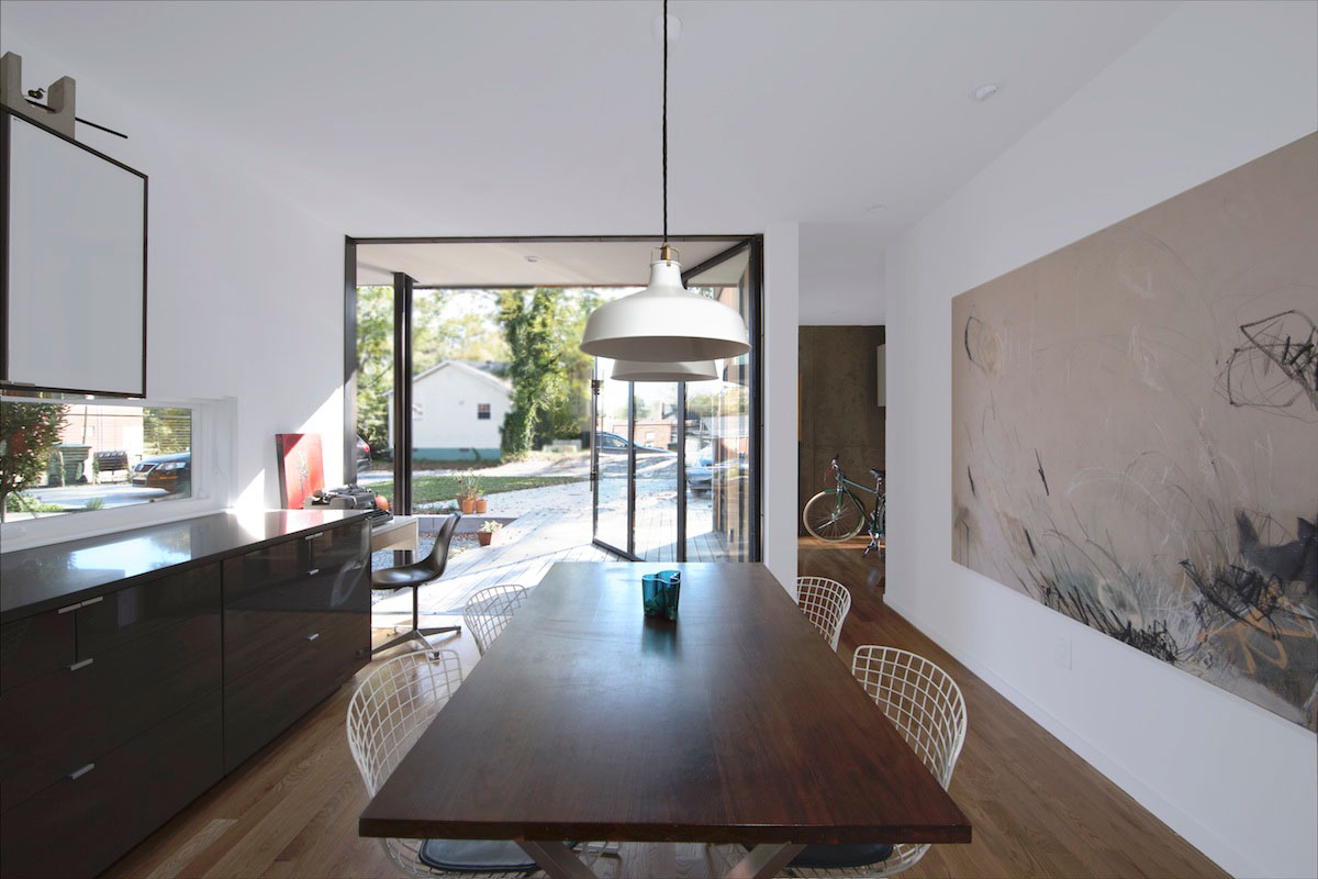 A Stylish and Dramatic Contemporary Home with Natural Light in North Carolina by Raleigh Architecture Company (11)