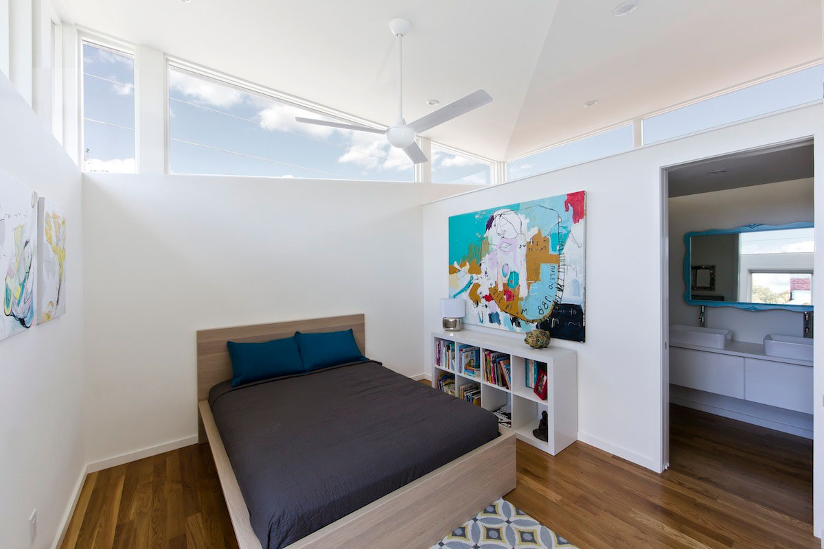 A Stylish and Dramatic Contemporary Home with Natural Light in North Carolina by Raleigh Architecture Company (14)