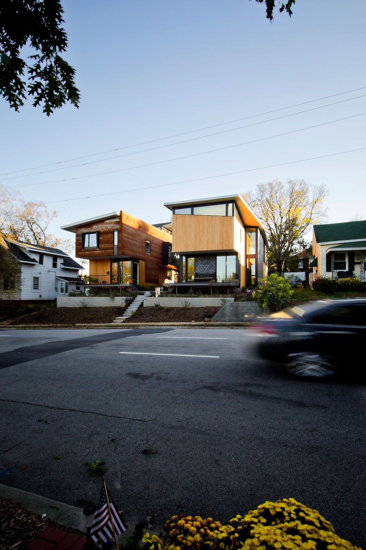 A Stylish and Dramatic Contemporary Home with Natural Light in North Carolina by Raleigh Architecture Company (2)