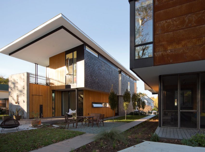 A Stylish and Dramatic Contemporary Home with Natural Light in North Carolina by Raleigh Architecture Company (4)