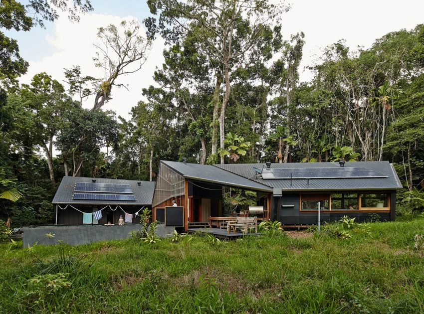 A Stylish and Eco-Friendly Home in a Tropical Rainforest of Queensland by M3 architecture (1)