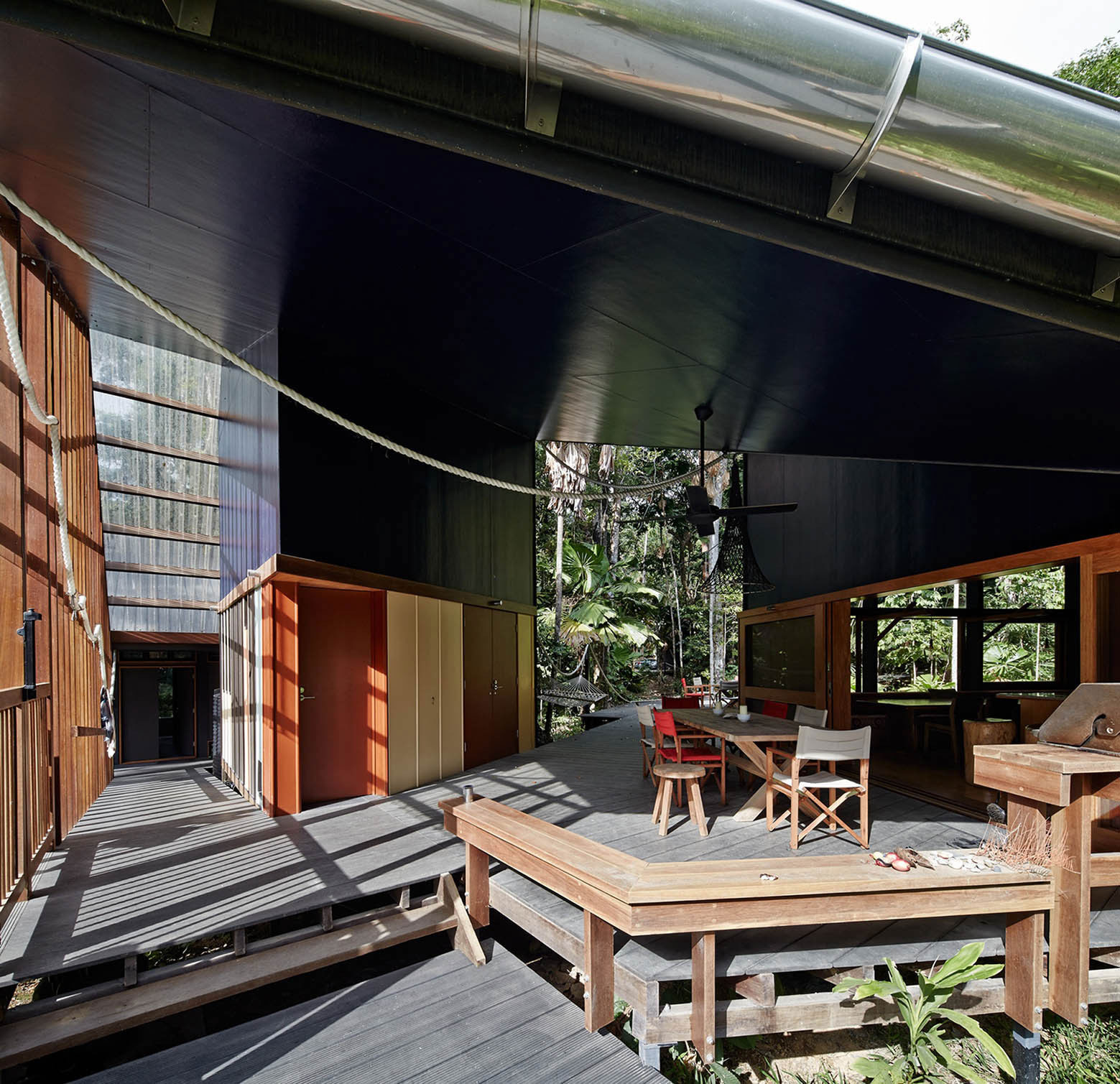 A Stylish and Eco-Friendly Home in a Tropical Rainforest of Queensland by M3 architecture (10)