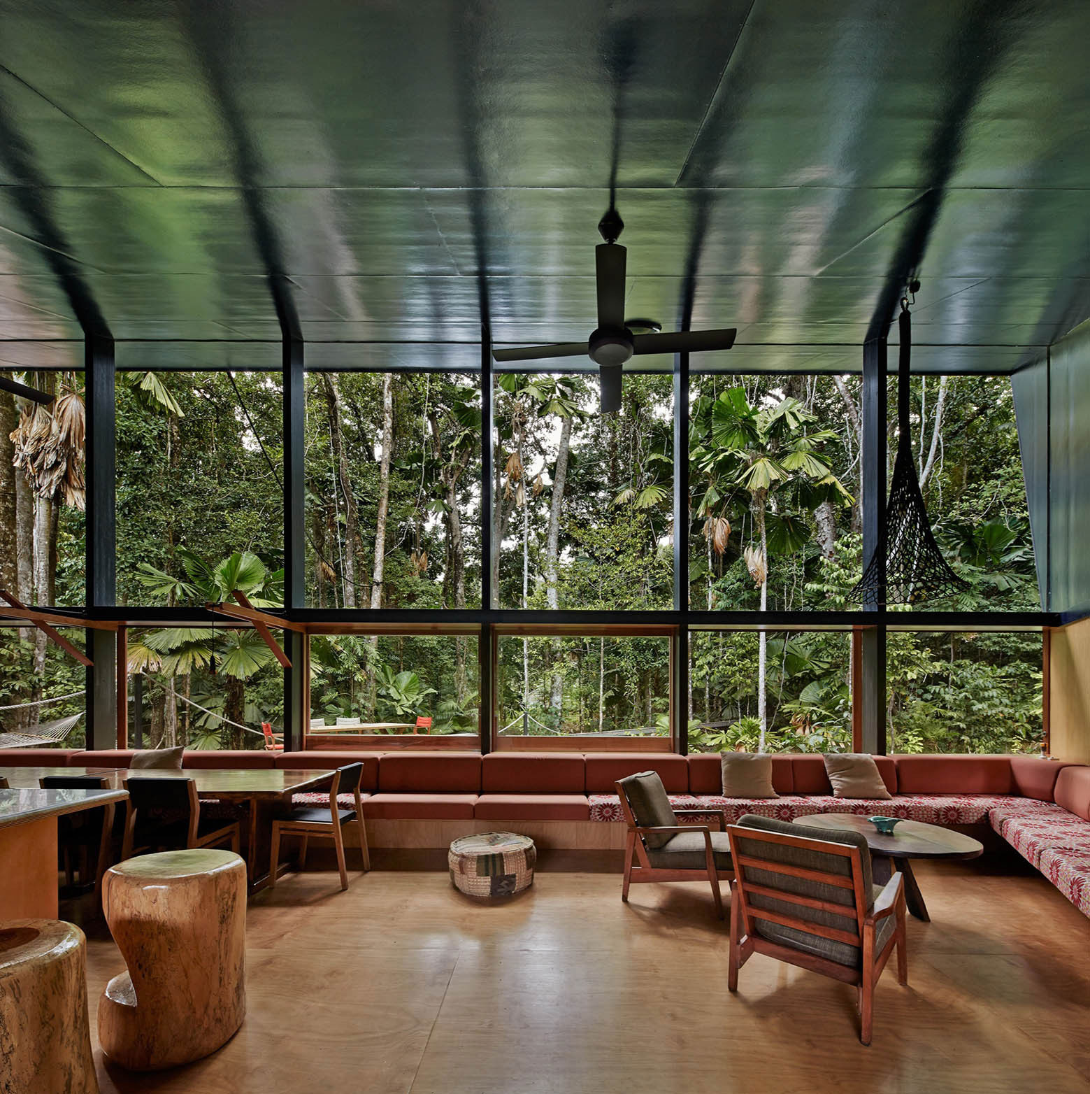A Stylish and Eco-Friendly Home in a Tropical Rainforest of Queensland by M3 architecture (15)