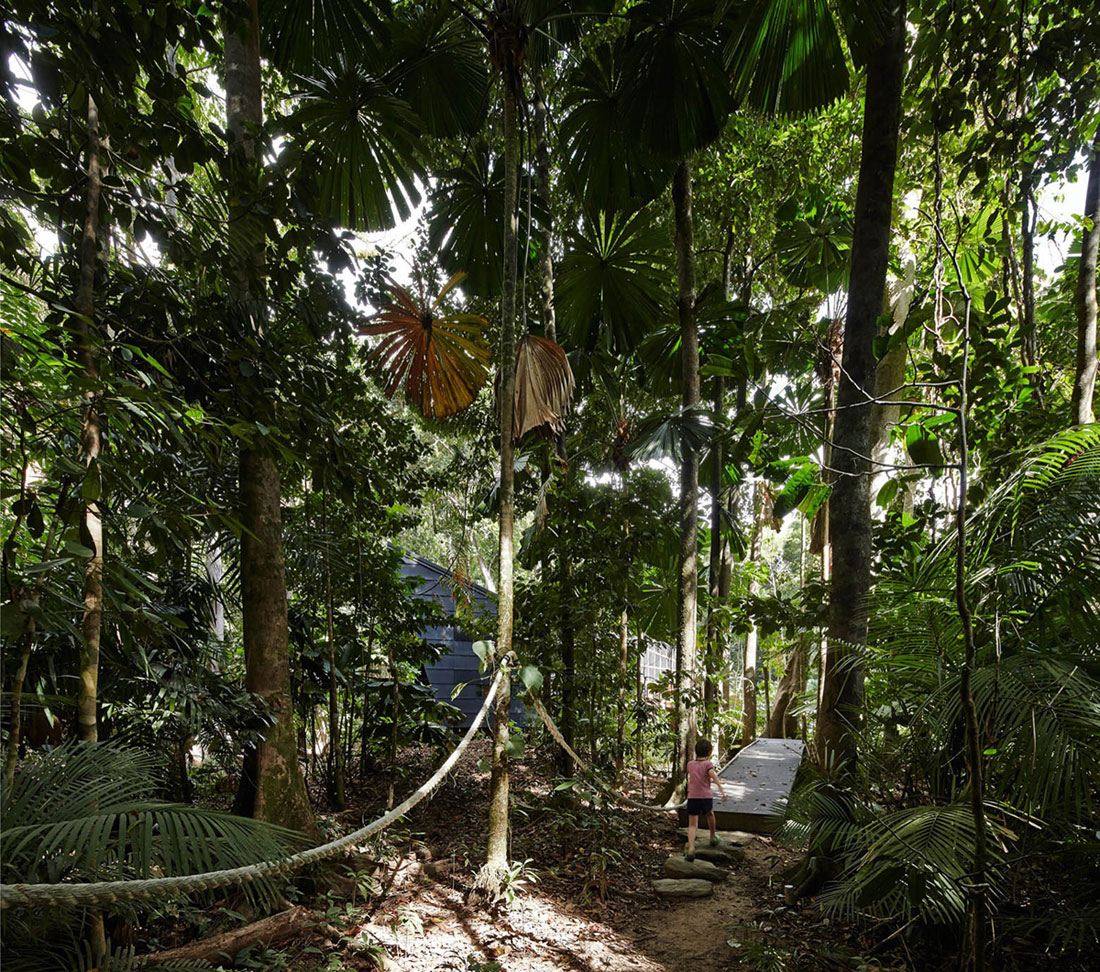 A Stylish and Eco-Friendly Home in a Tropical Rainforest of Queensland by M3 architecture (2)