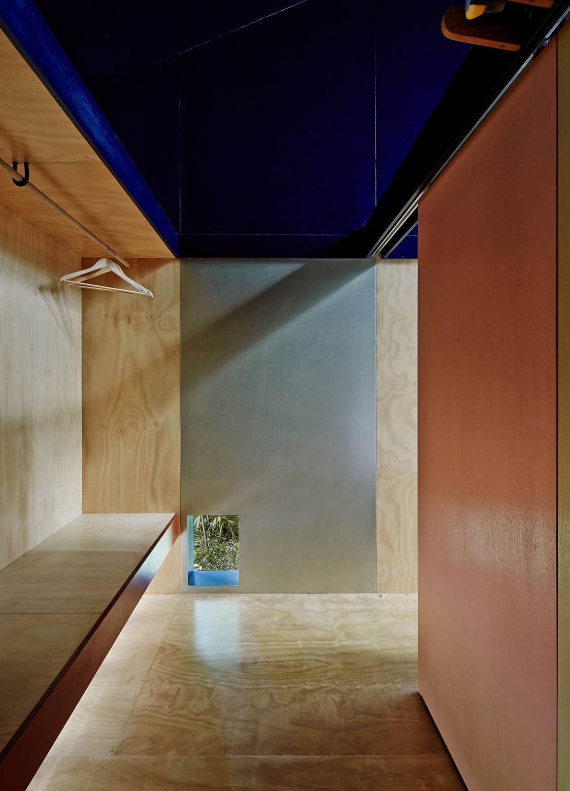 A Stylish and Eco-Friendly Home in a Tropical Rainforest of Queensland by M3 architecture (24)