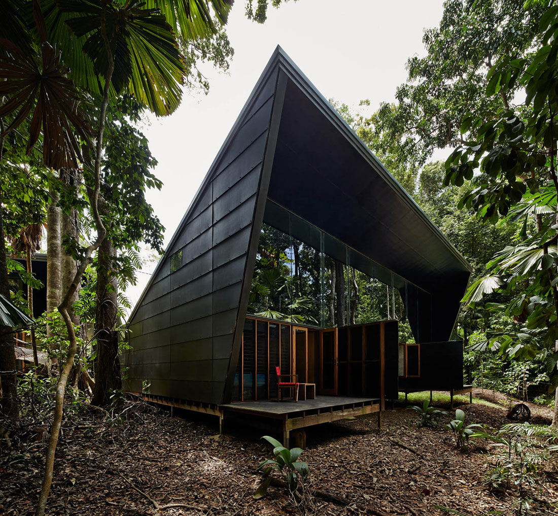 A Stylish and Eco-Friendly Home in a Tropical Rainforest of Queensland by M3 architecture (6)