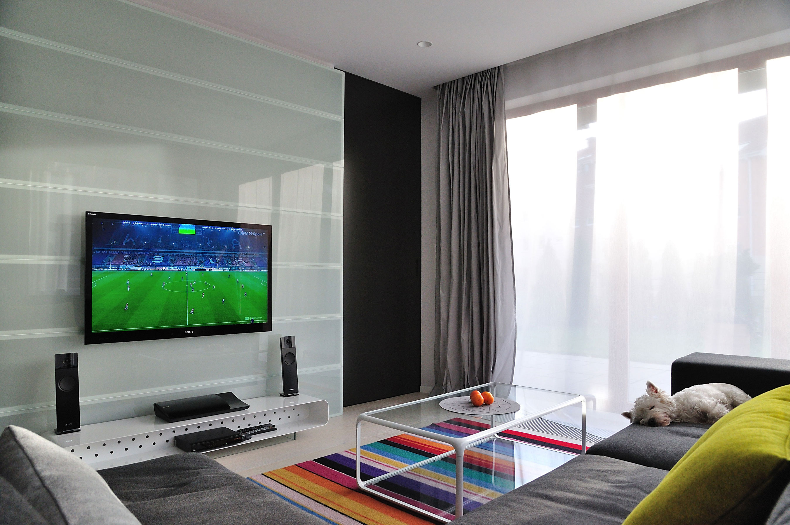 A Stylish and Futuristic Modern Apartment with Multicolor Interiors in Gdynia, Poland by MSWW (1)