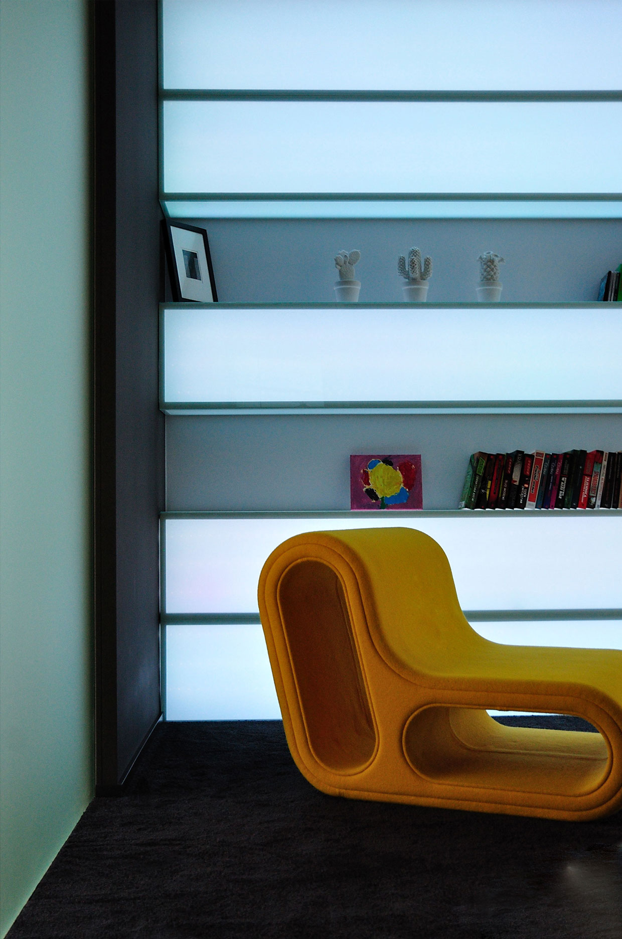 A Stylish and Futuristic Modern Apartment with Multicolor Interiors in Gdynia, Poland by MSWW (10)