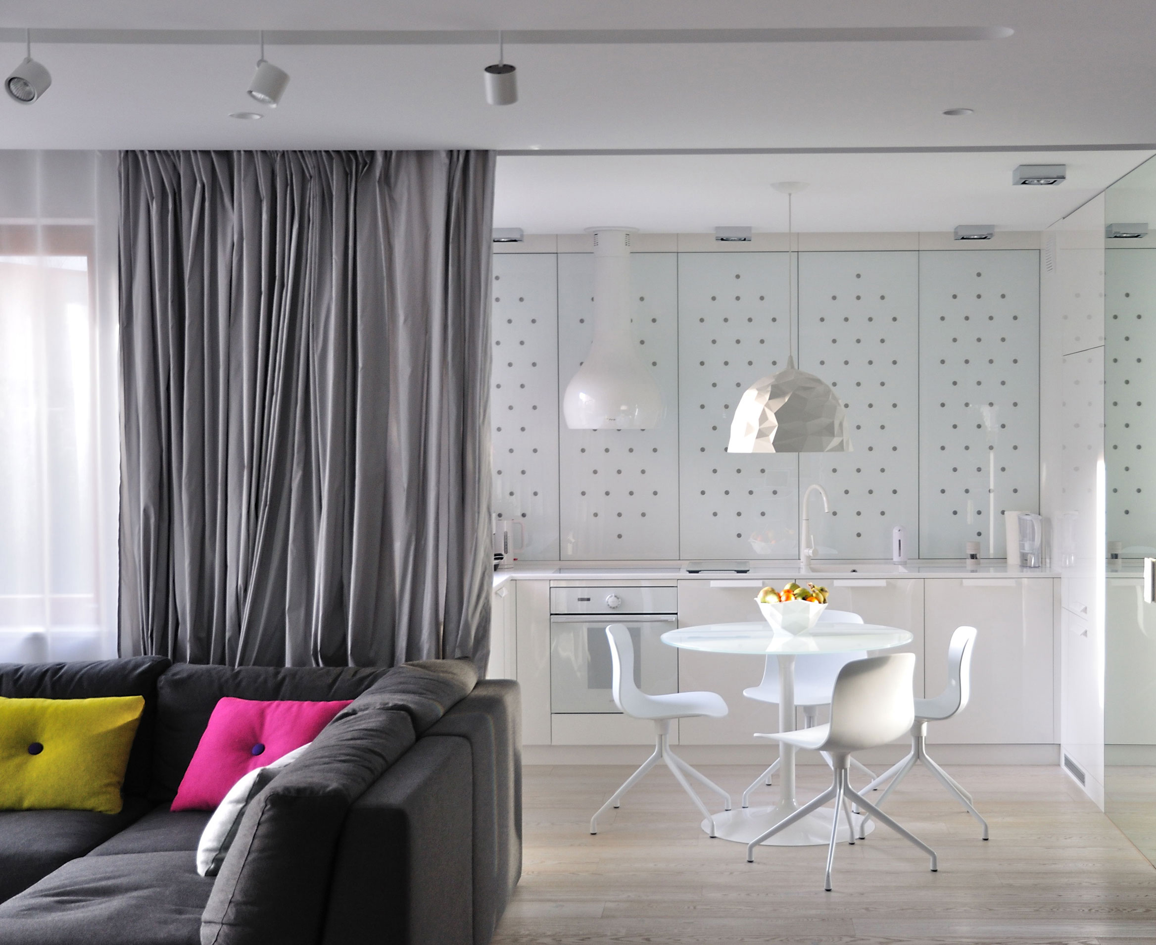 A Stylish and Futuristic Modern Apartment with Multicolor Interiors in Gdynia, Poland by MSWW (11)
