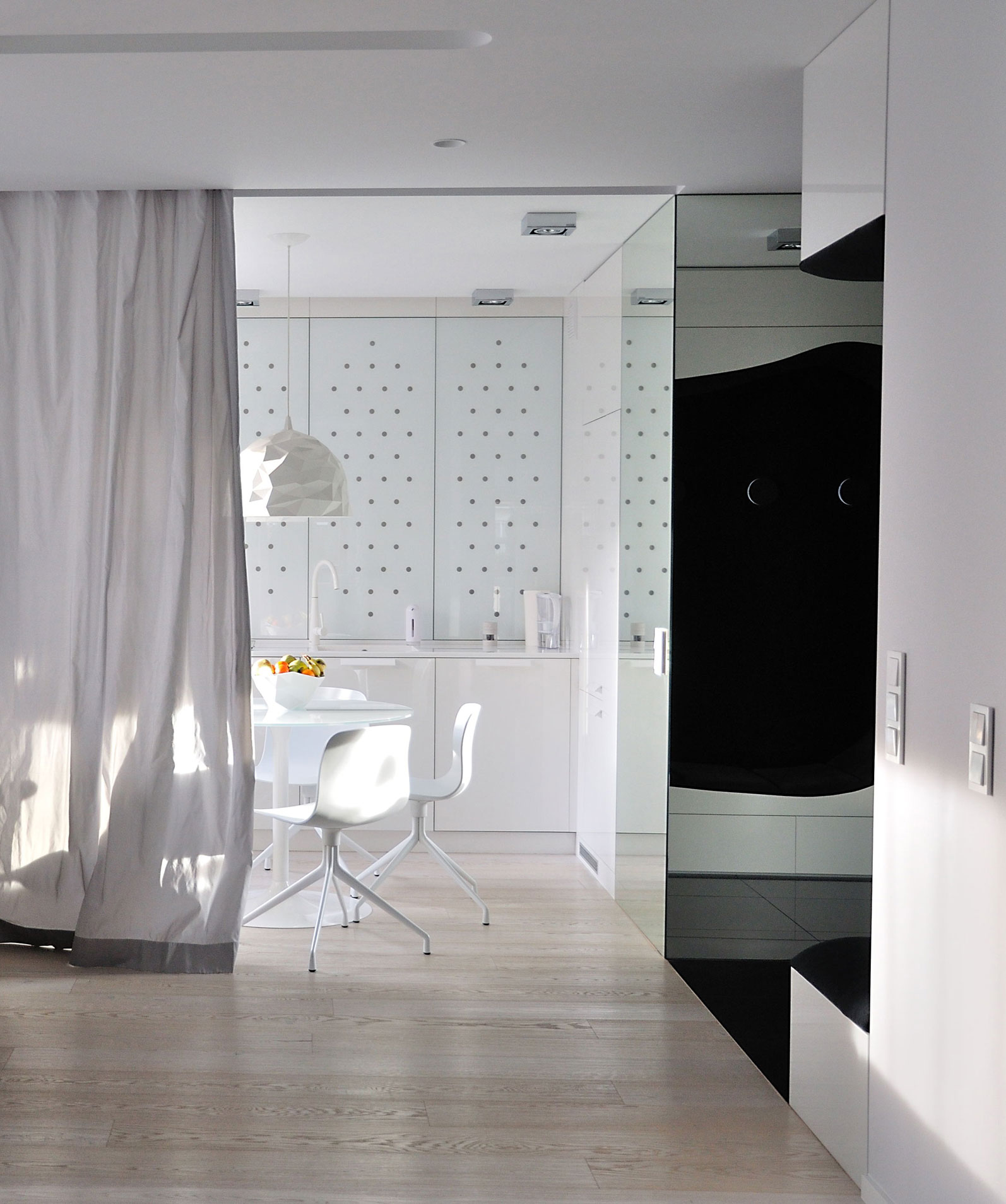 A Stylish and Futuristic Modern Apartment with Multicolor Interiors in Gdynia, Poland by MSWW (12)