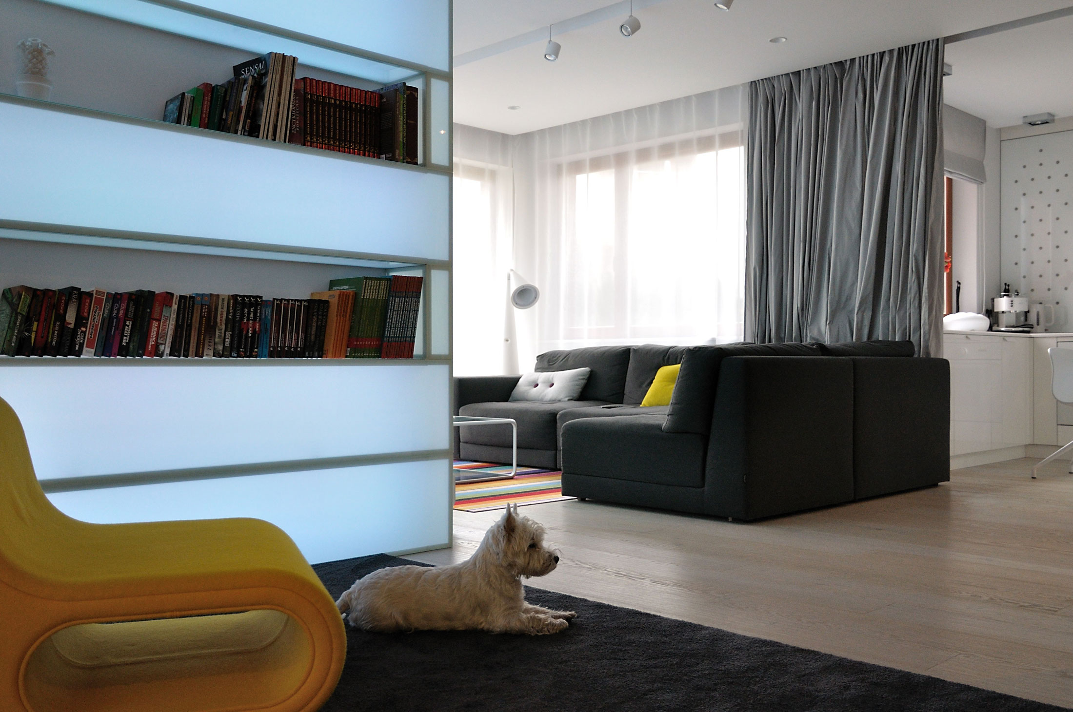 A Stylish and Futuristic Modern Apartment with Multicolor Interiors in Gdynia, Poland by MSWW (4)