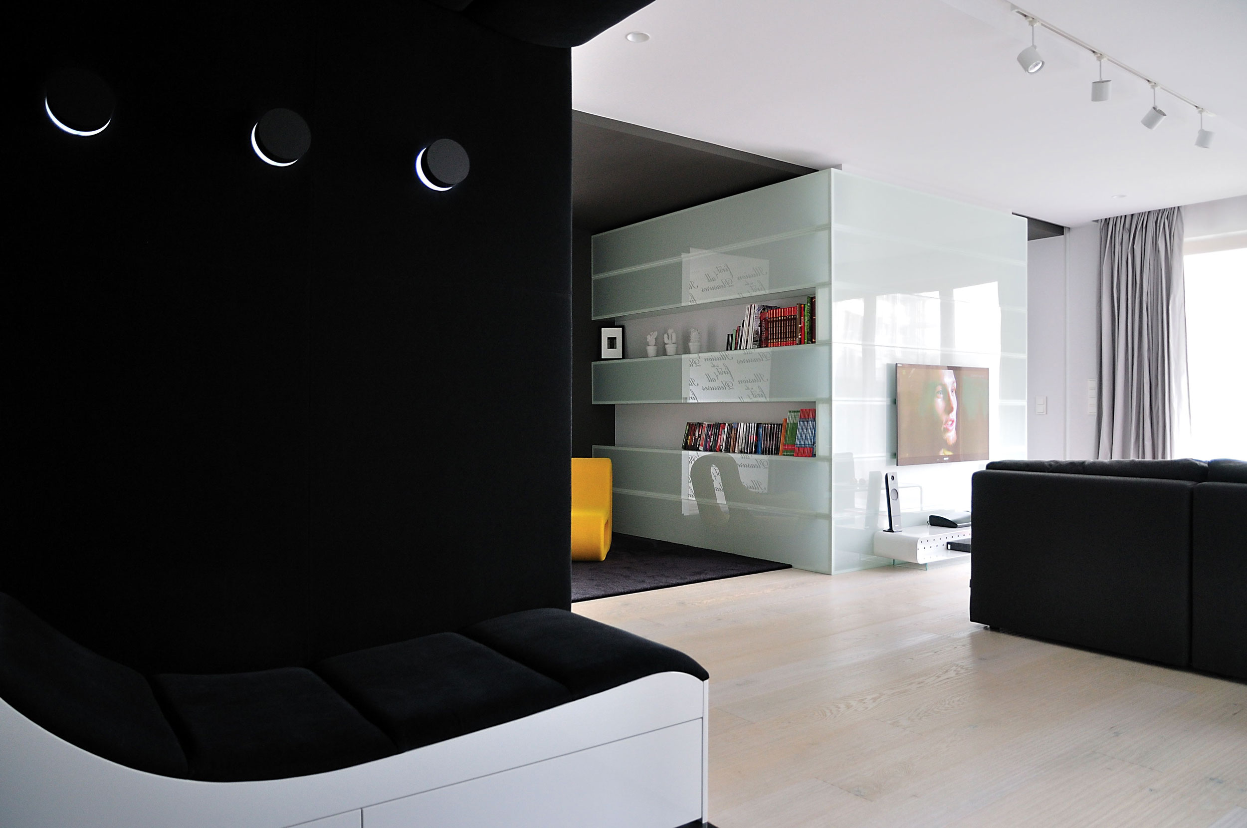 A Stylish and Futuristic Modern Apartment with Multicolor Interiors in Gdynia, Poland by MSWW (6)
