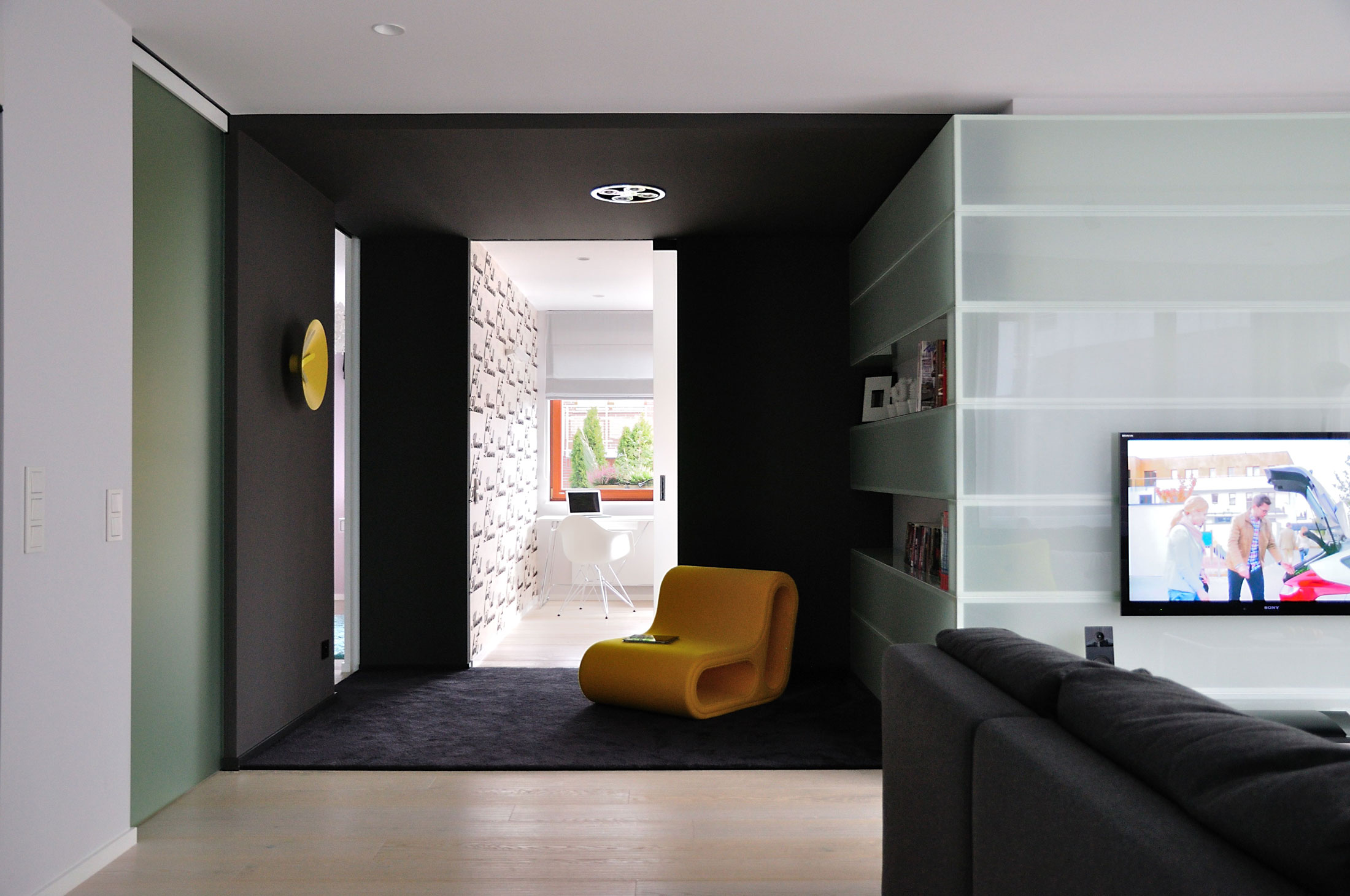 A Stylish and Futuristic Modern Apartment with Multicolor Interiors in Gdynia, Poland by MSWW (8)