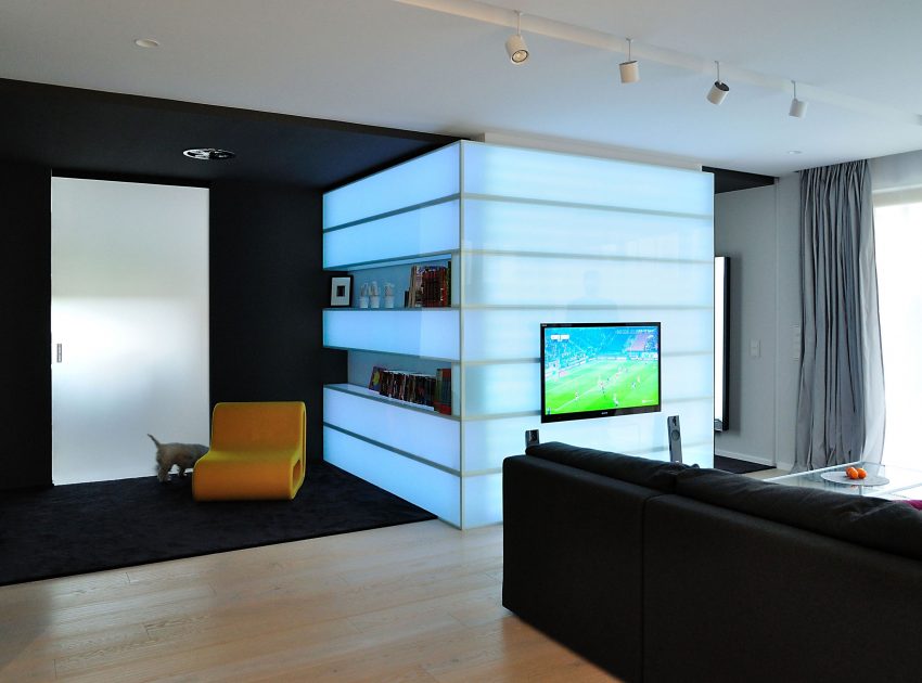 A Stylish and Futuristic Modern Apartment with Multicolor Interiors in Gdynia, Poland by MSWW (9)