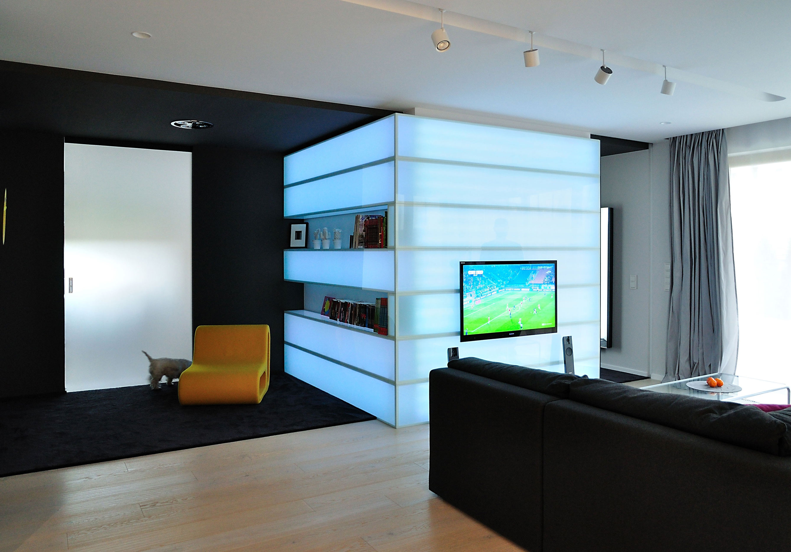 A Stylish and Futuristic Modern Apartment with Multicolor Interiors in Gdynia, Poland by MSWW (9)