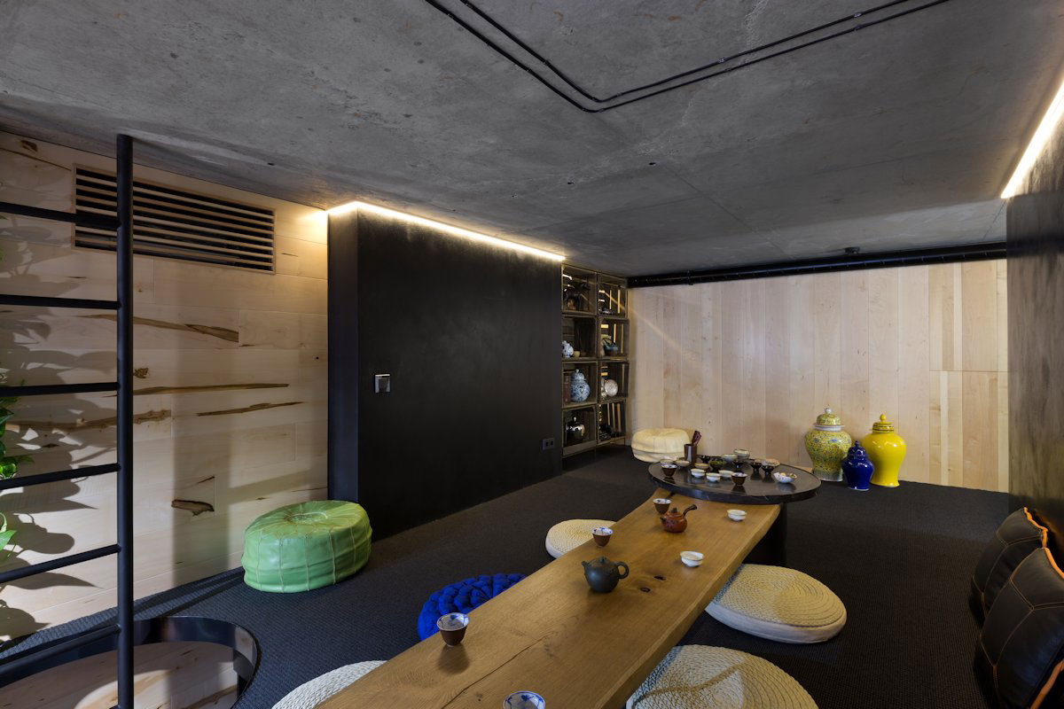 A Stylish and Laconic Concrete Interiors for Contemporary Office and Showroom in Kiev, Ukraine by Sergey Makhno (19)
