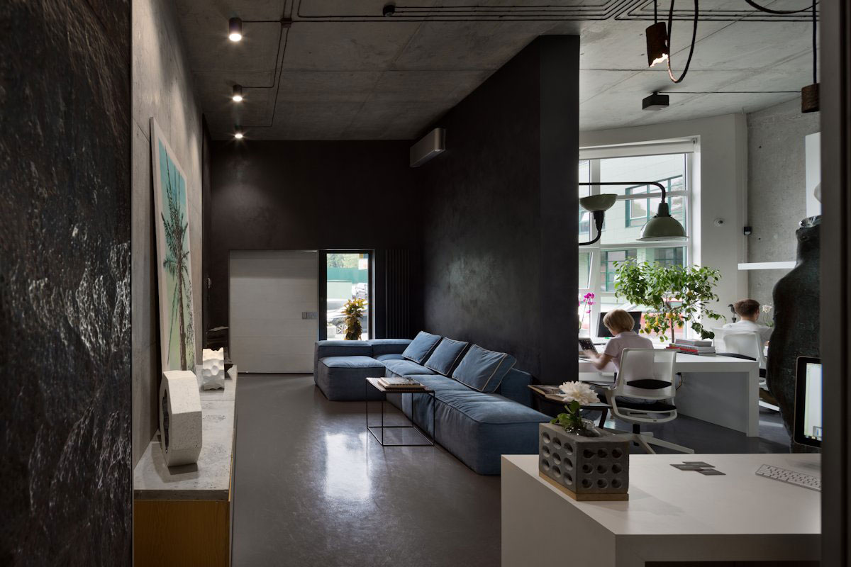 A Stylish and Laconic Concrete Interiors for Contemporary Office and Showroom in Kiev, Ukraine by Sergey Makhno (2)