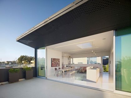 A Stylish and Playful Modern Penthouse in San Francisco by Mork Ulnes Architects (6)