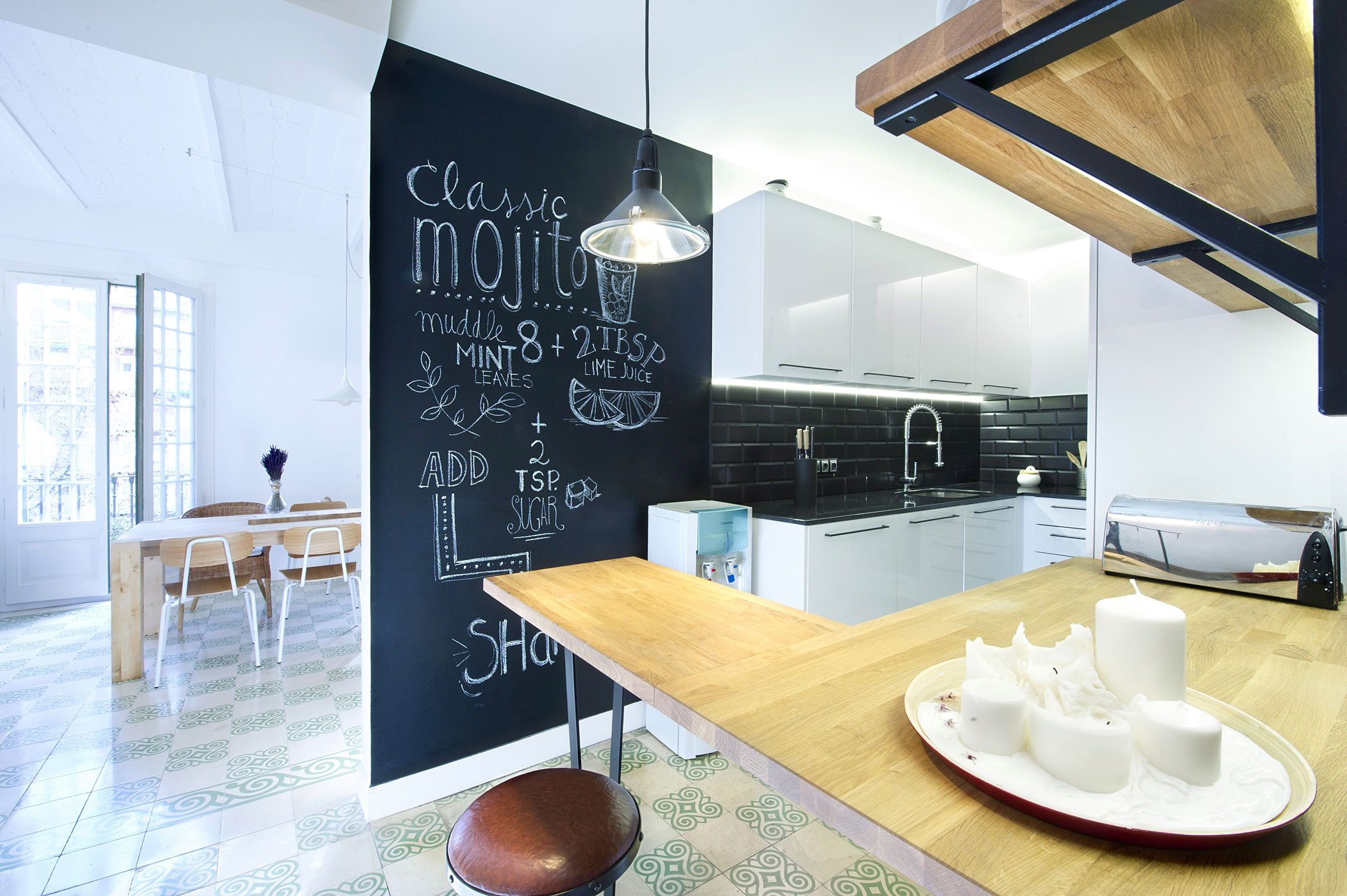 A Stylish and Vibrant Contemporary Flat in Barcelona, Spain by Egue y Seta (18)