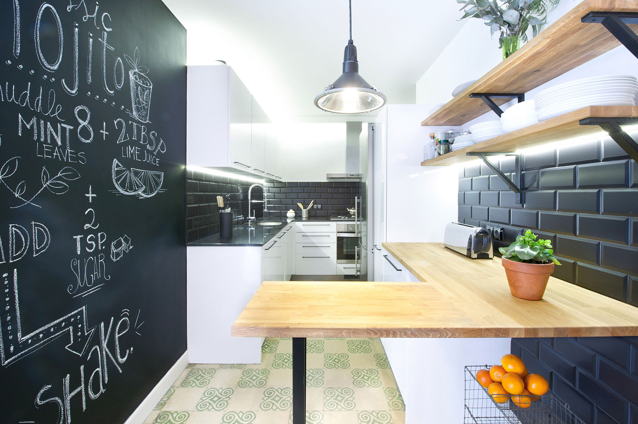 A Stylish and Vibrant Contemporary Flat in Barcelona, Spain by Egue y Seta (19)