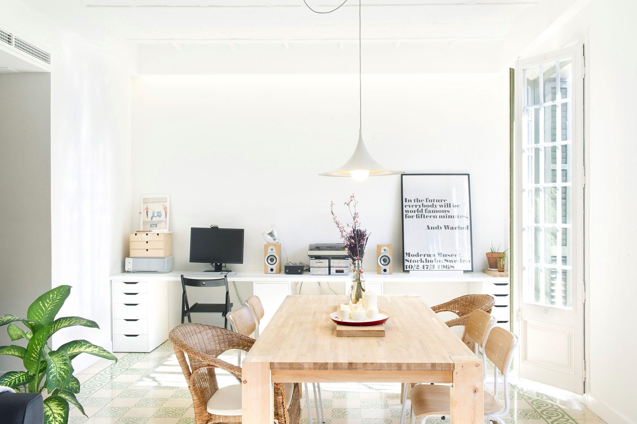 A Stylish and Vibrant Contemporary Flat in Barcelona, Spain by Egue y Seta (6)