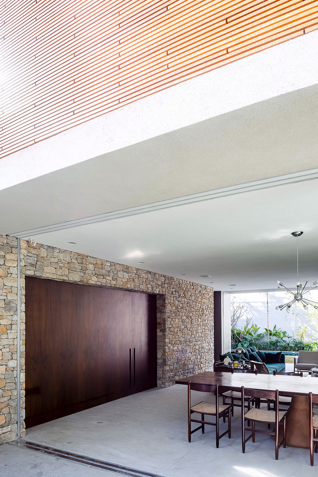 A Stylish and Vibrant Home with Simple and Practical Interiors in São Paulo by Felipe Hess (20)