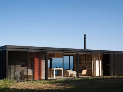 A Sustainable Contemporary Home with Dramatic Sea Views in Valparaíso, Chile by Felipe Assadi (5)