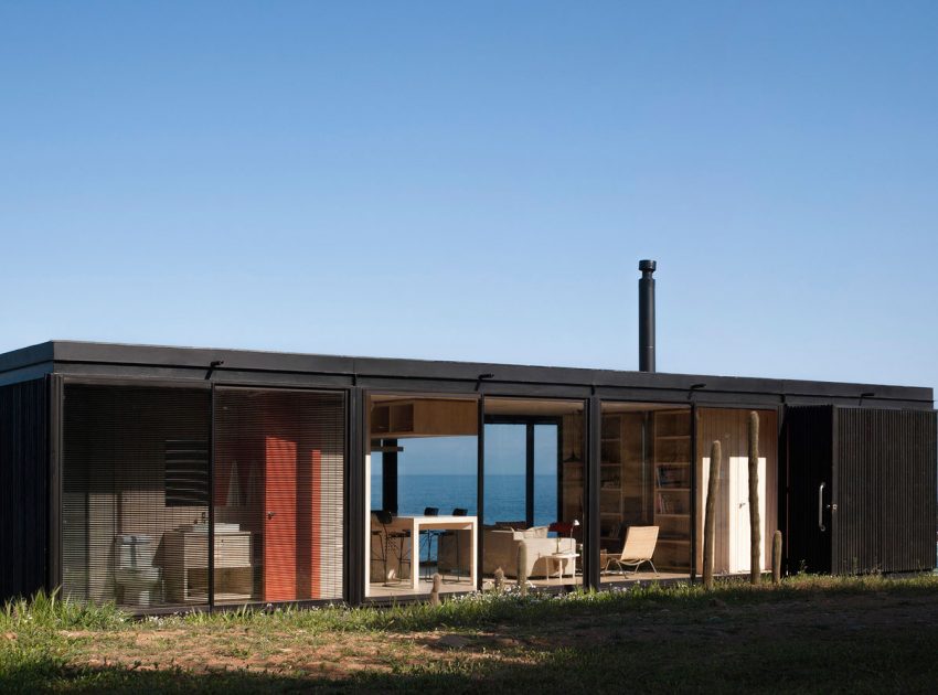 A Sustainable Contemporary Home with Dramatic Sea Views in Valparaíso, Chile by Felipe Assadi (5)