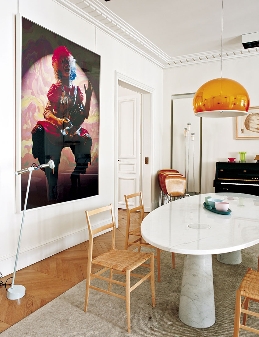 A Trendy Contemporary Apartment Brimming with Color and Creativity in Paris, France by Sandra Benhamou (8)