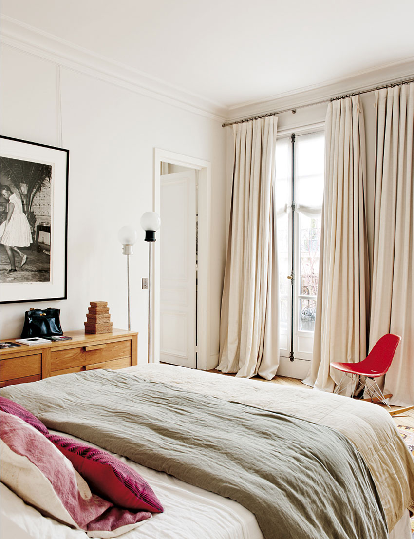 A Trendy Contemporary Apartment Brimming with Color and Creativity in Paris, France by Sandra Benhamou (9)
