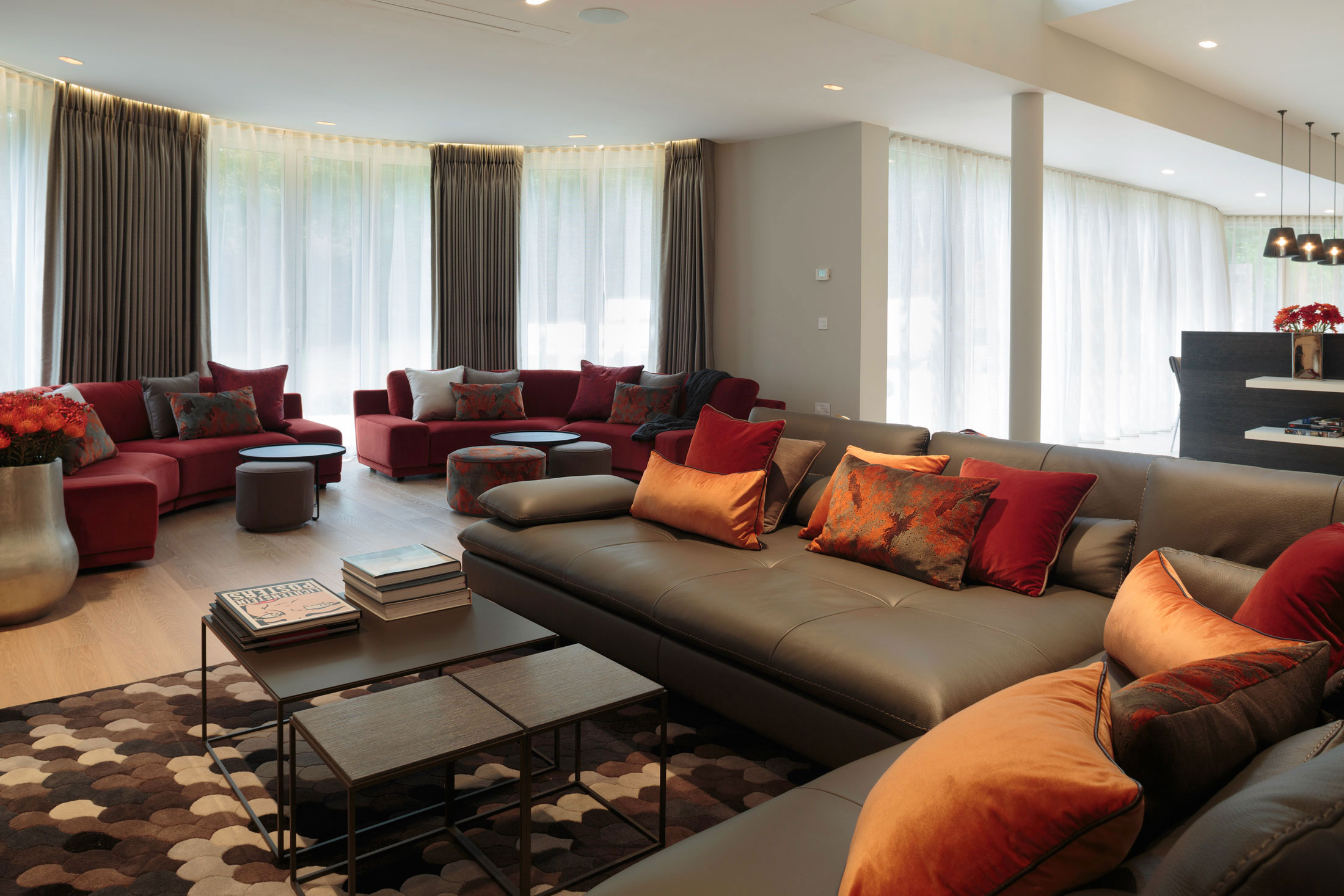 An Ultramodern and Stylish House with Welcoming Interior and Sharp Lines in London by Staffan Tollgard Design Group (10)