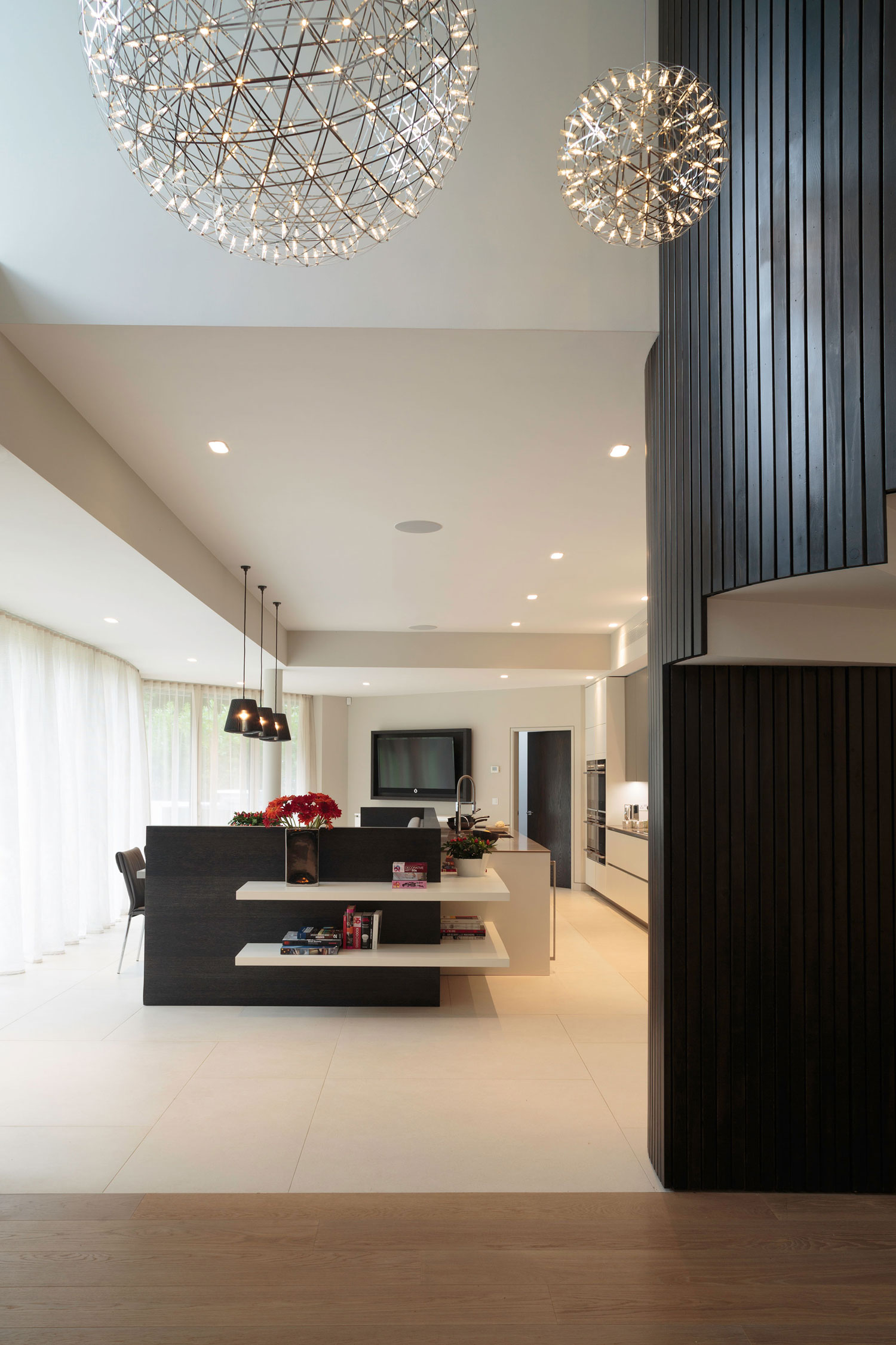 An Ultramodern and Stylish House with Welcoming Interior and Sharp Lines in London by Staffan Tollgard Design Group (11)