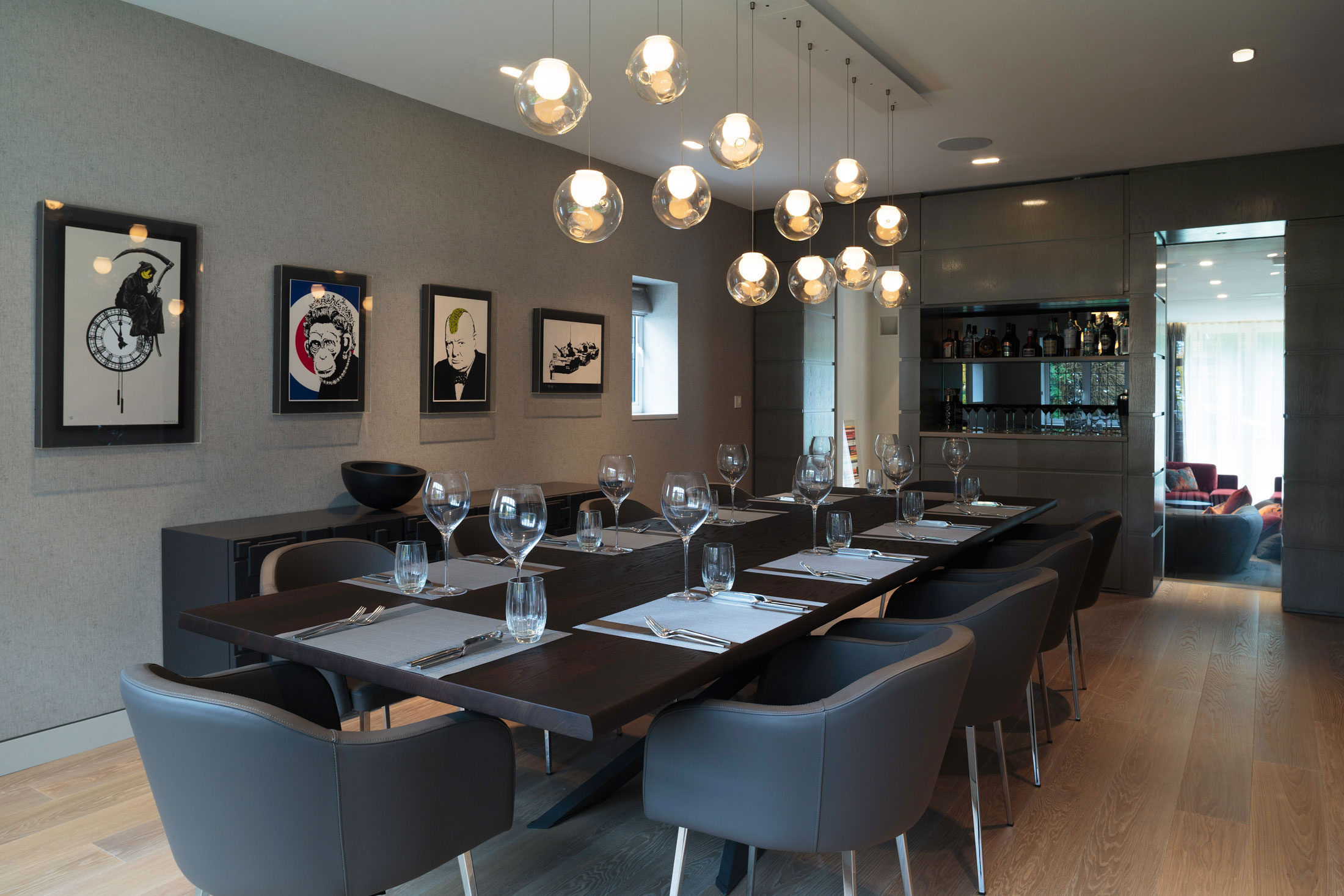 An Ultramodern and Stylish House with Welcoming Interior and Sharp Lines in London by Staffan Tollgard Design Group (14)