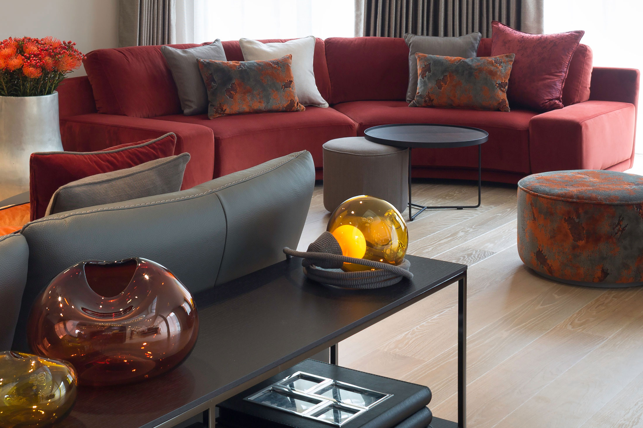 An Ultramodern and Stylish House with Welcoming Interior and Sharp Lines in London by Staffan Tollgard Design Group (7)