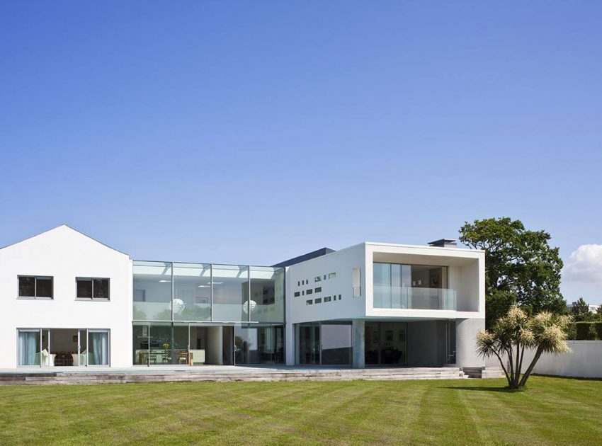 A Unique Family Home with Spectacular Views on the Island of Jersey by Jamie Falla Architecture (1)