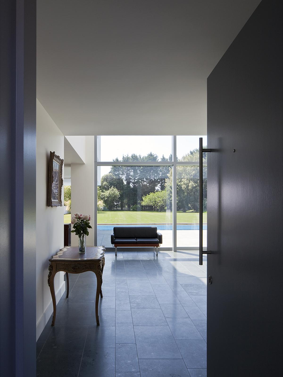 A Unique Family Home with Spectacular Views on the Island of Jersey by Jamie Falla Architecture (4)