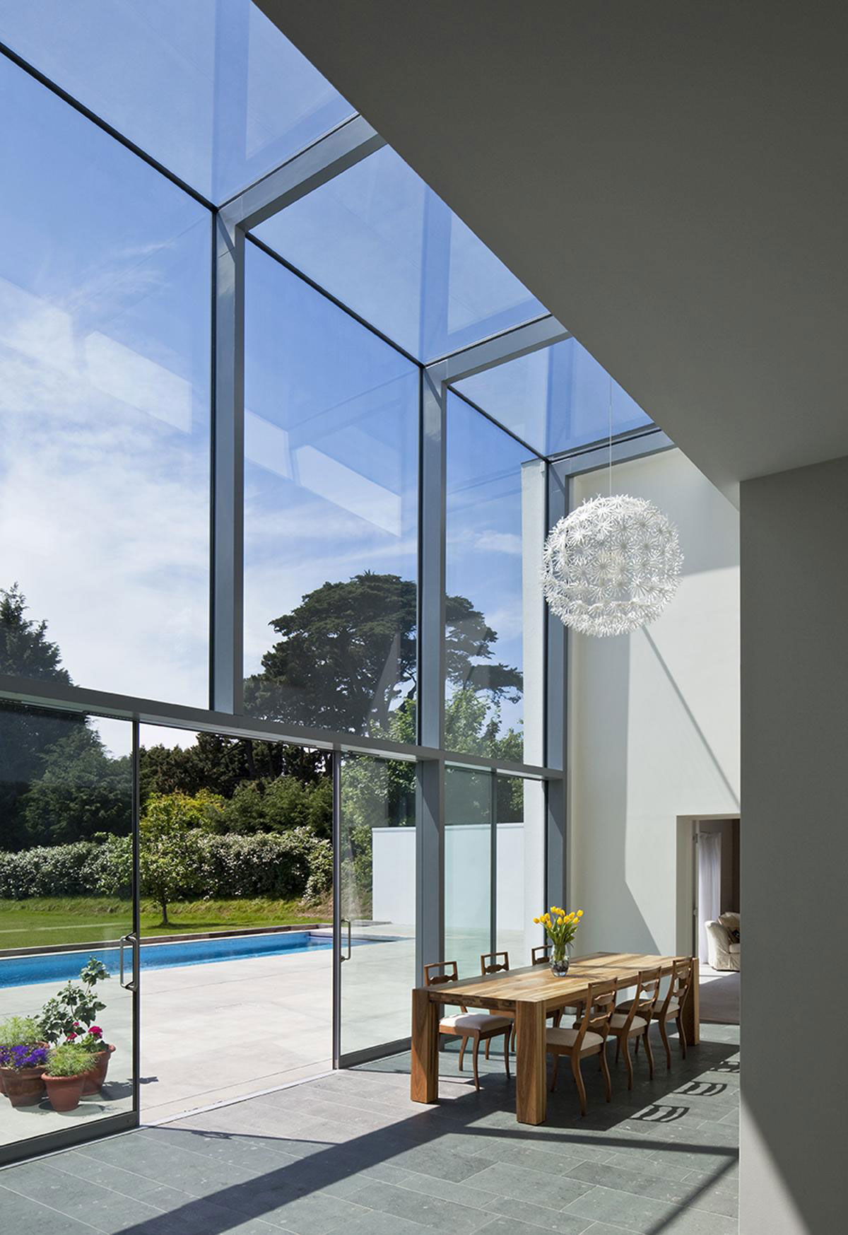 A Unique Family Home with Spectacular Views on the Island of Jersey by Jamie Falla Architecture (5)
