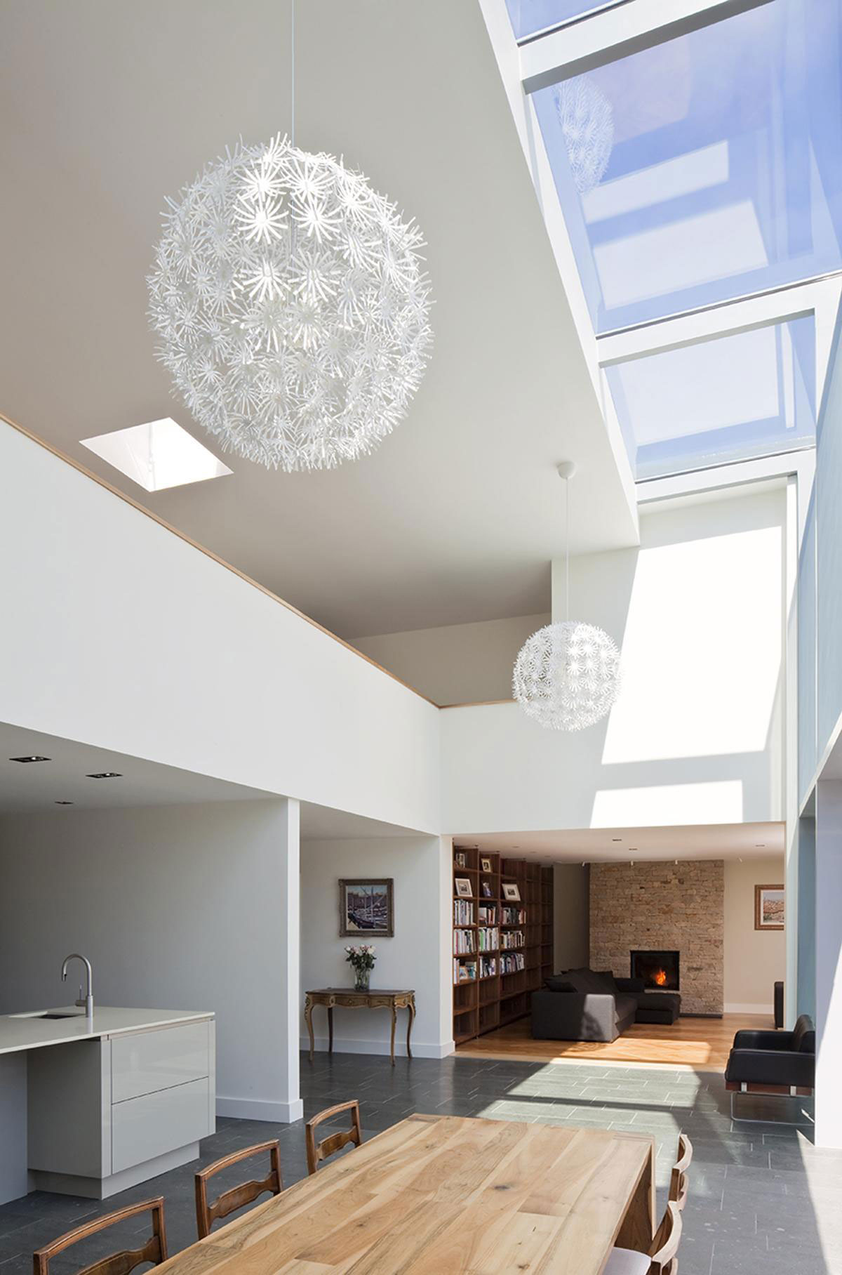 A Unique Family Home with Spectacular Views on the Island of Jersey by Jamie Falla Architecture (7)