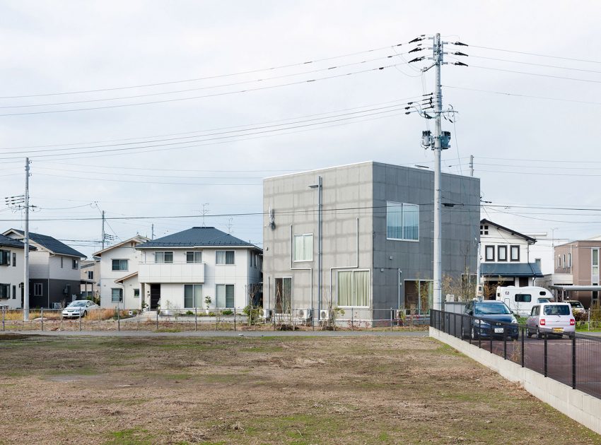 A Unique House with Geometric Shapes and Colorful Interiors in Niigata Prefecture by Kochi Architect’s Studio (1)