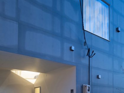 A Unique House with Geometric Shapes and Colorful Interiors in Niigata Prefecture by Kochi Architect’s Studio (7)